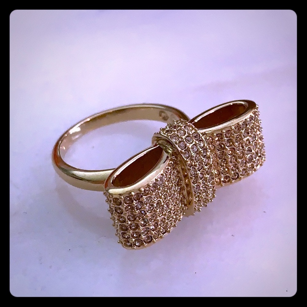 Elegant Gold Bow Ring